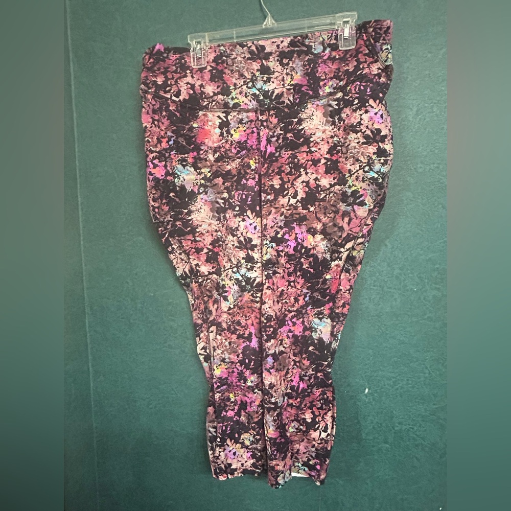 EUC 18 Lululemon Athletica Base Pace High Rise Leggings